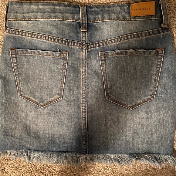 Adorable embroidered skirt - Picture 3 of 4